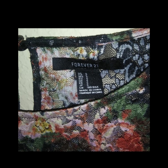 Forever 21 Floral Peplum Top - Picture 3 of 3